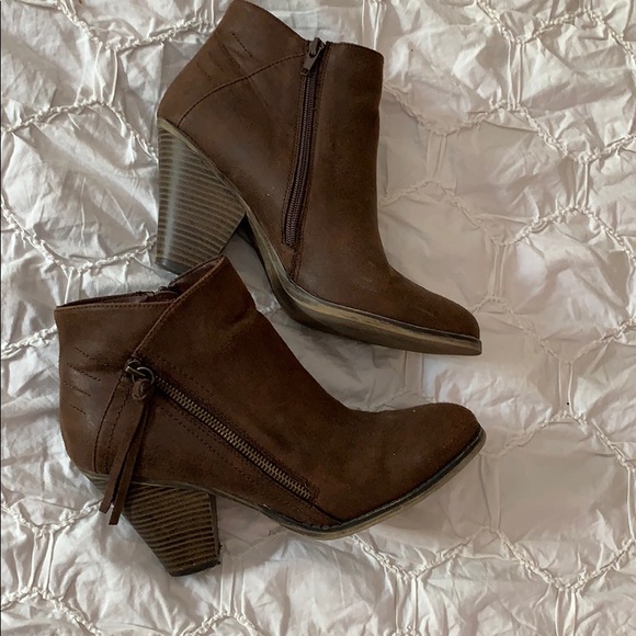 Excellent condition Mia brown suede leather bootie - Picture 8 of 8
